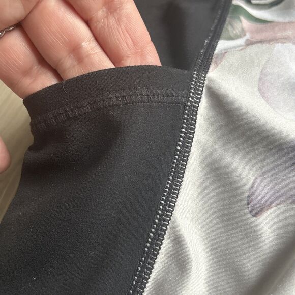 Athleta Womens Tight Legging Blossom Intuition Black Floral Mesh Size Medium - Picture 8 of 10